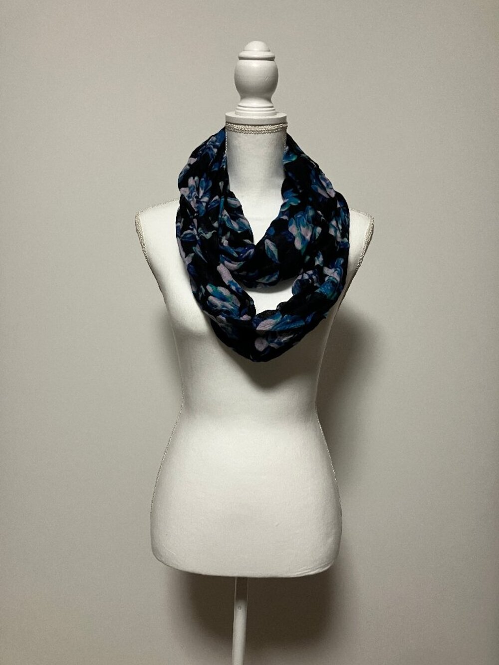 Target Black Blue Purple Watercolor Floral Lightweight Infinity Loop Scarf NWT